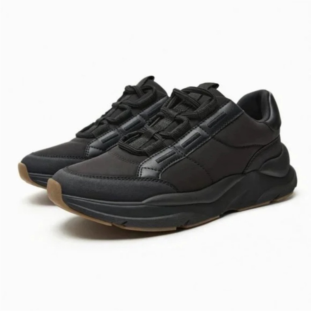 Zara NWT women’s size 9 Black Sneakers